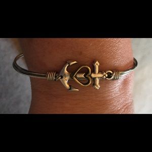 Luca + Danni Jewelry - Luca and Dani Anchor Bangle Bracelet Luca + Danni Jewelry - Luca and Dani Anchor Bangle Bracelet